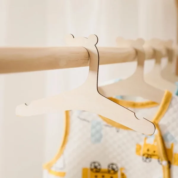 Ceintre en bois pour bébé avec motif animal – Image 2