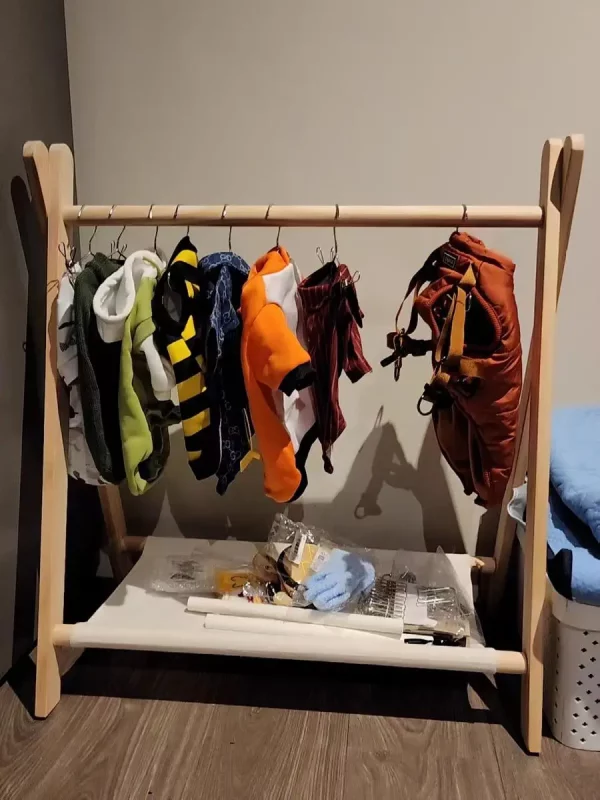 Portant vêtement enfant en bois avec étagère – Image 4