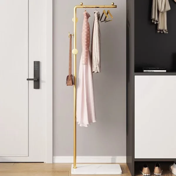 Portant vêtement sur pied compact élégant base marbre blanc