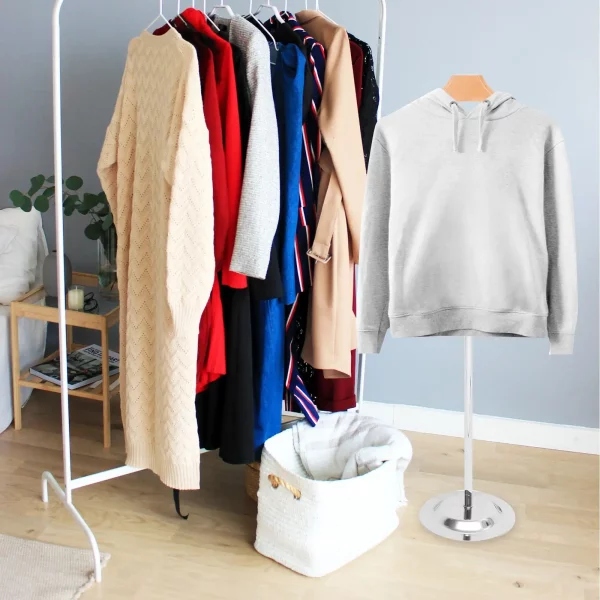 Cintre sur pied réglable pour vêtements