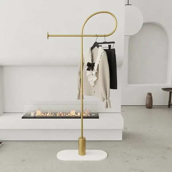 Portant vêtement design élégant pour chambre ou boutique