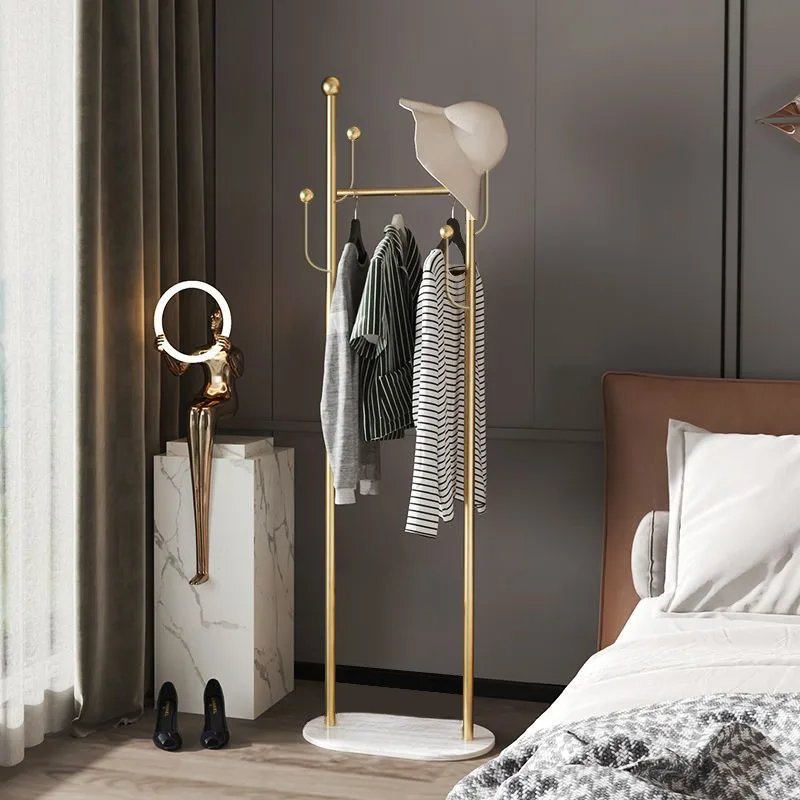 Portant vêtement chambre design épuré et luxueux
