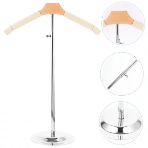 Cintre sur pied réglable pour vêtements